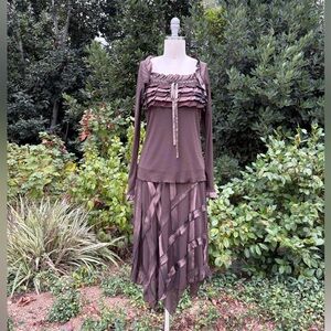 Faranak crochet and ribbon-embellished romantic two-piece skirt and top - size M